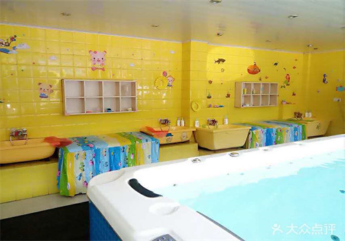 七彩泡泡婴童馆